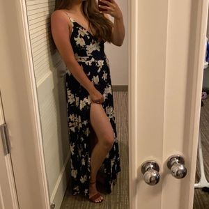 Maxi dress with slits on both legs